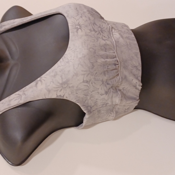 Evolution & Creation Floral Pull On Compression Sports Bra NWT- Sz. Sm - Picture 4 of 9